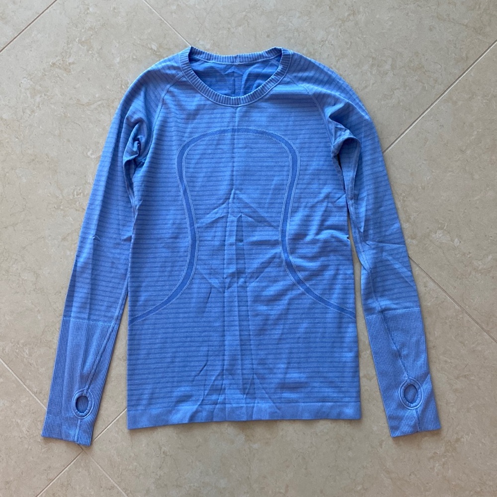 Lululemon top